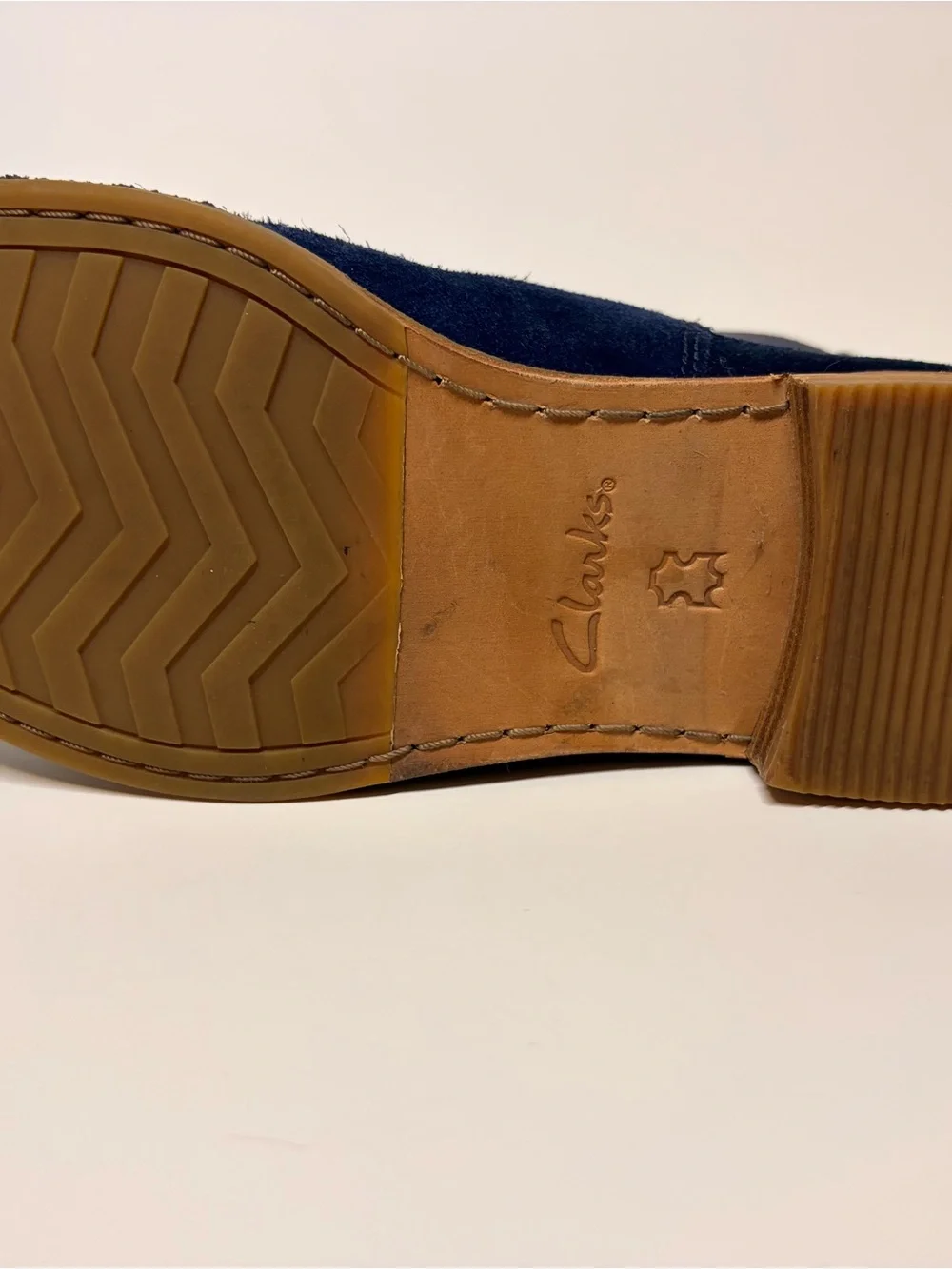 Clarks Clarkdale Arlo Chelsea Boots Women 8.5 M Navy Suede Leather 26145115